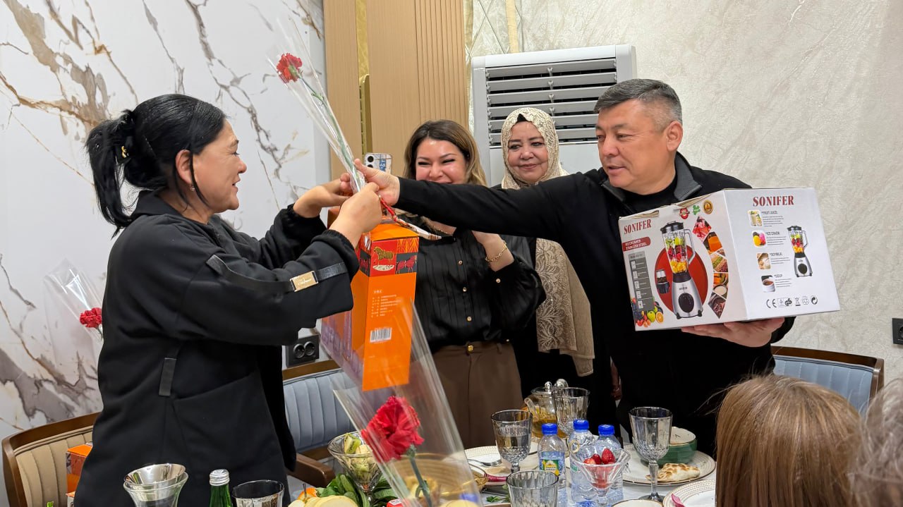 8-mart — Xalqaro xotin-qizlar bayrami munosabati bilan Trust Standart Eco kompaniyasida samarali mehnat qilib kelayotgan bir guruh ayol xodimalar e’tirof etildi. - 3